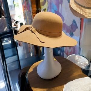 Beige Wide-Brim Fedora Hat